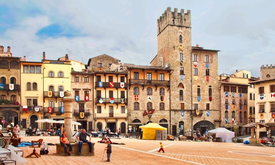 Arezzo Fly & Drive Turları
