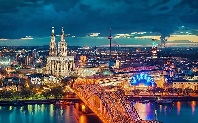 Köln Fly & Drive Turları