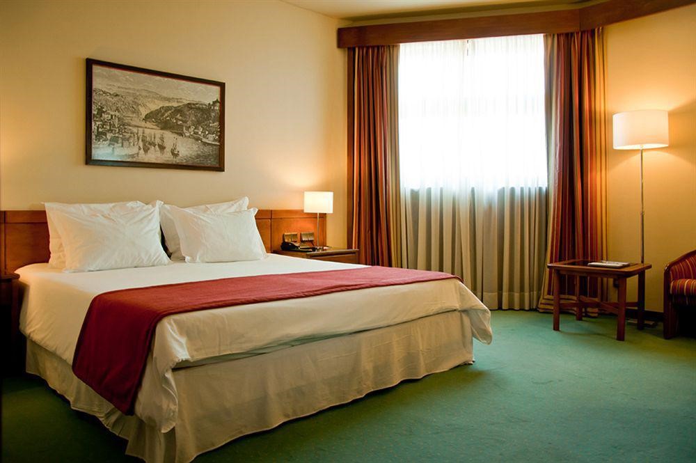 Dom Henrique Hotel Porto