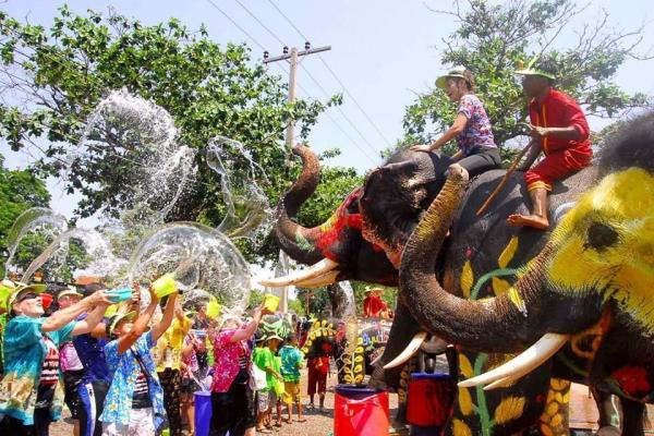 Songkran Festivali