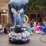 19 Mays Disneyland Turu